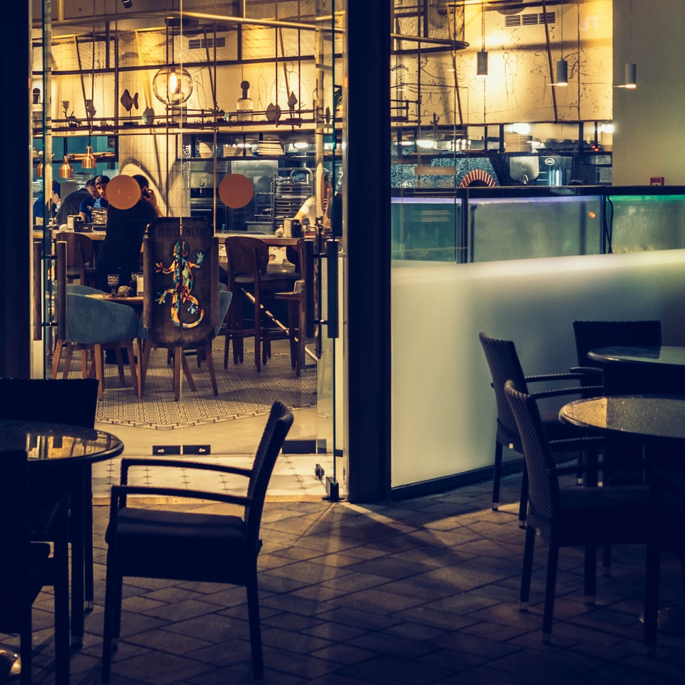 Uso de la Dotación Básica del Restaurante y Asistencia en el Preservicio